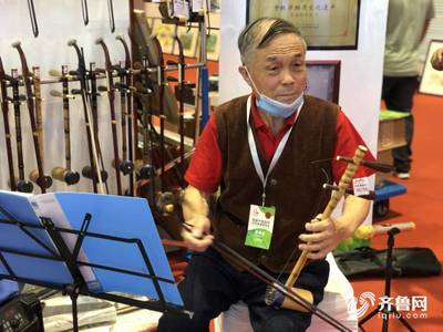 琴弦上的匠心 文旅博览会德州展区，手艺人以五日造一胡守护传统技艺